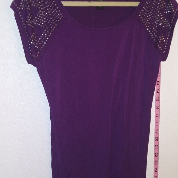 Y2K Purple tee with crystal embellishments on the shoulders & sleeves - Picture 3 of 6